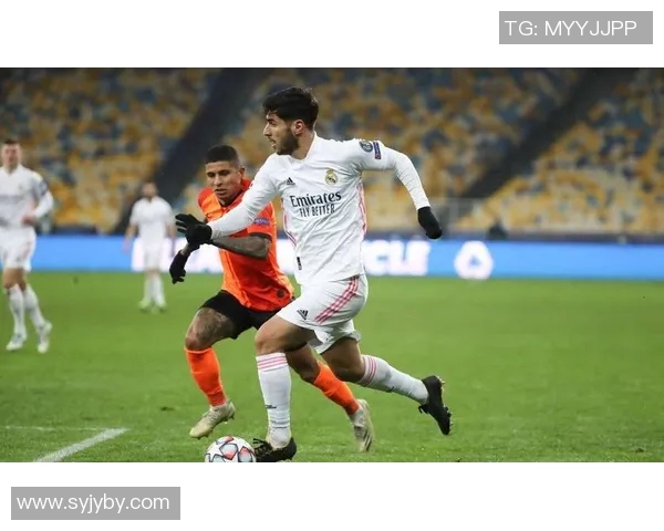 埃菲斯与巴塞罗那激战正酣比分揭晓引发球迷热议