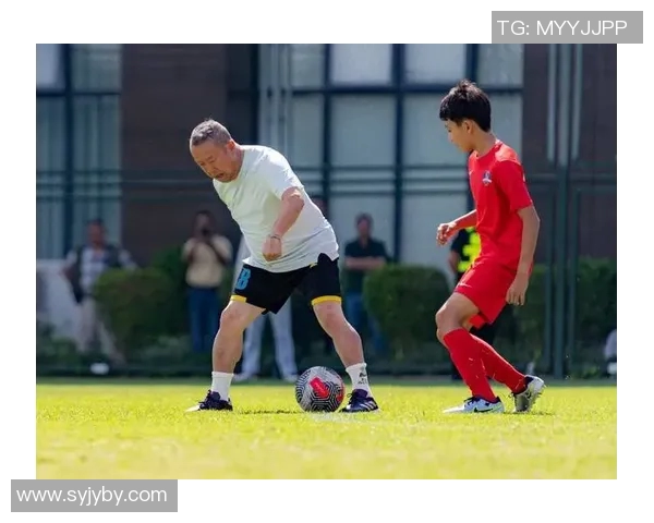 脚筋发达的足球明星们如何通过训练提升竞技水平与表现 脚筋发达的足球明星们如何通过训练提升竞技水平与表现